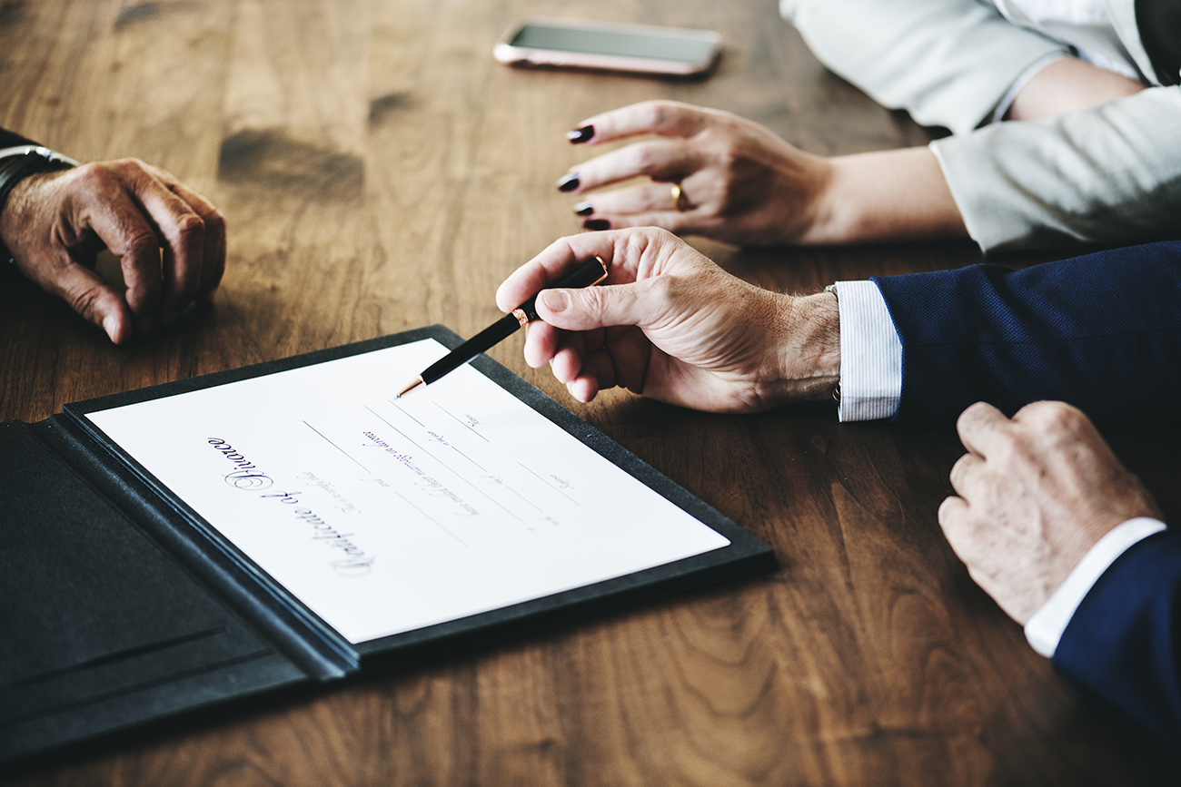 Breakup Marriage Couple With Divorce Certification